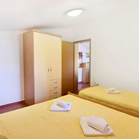 Apartment Alex 2 Kat By Interhome