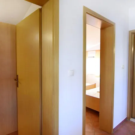 Alex 2 Kat By Interhome