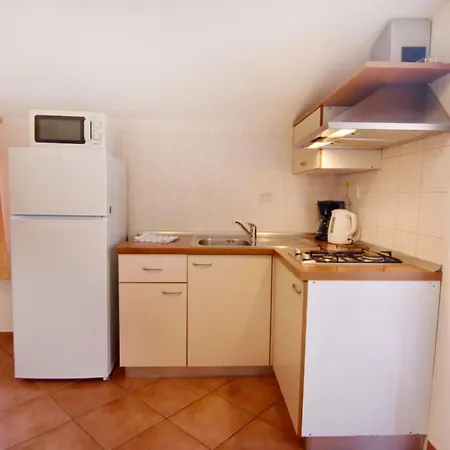 Apartamento Alex 2 Kat By Interhome