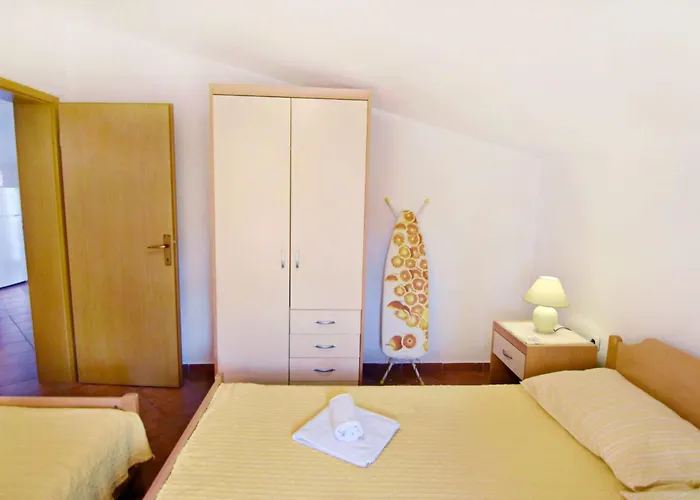 Alex 2 Kat By Interhome