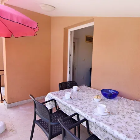 Apartman Alex 2 Kat By Interhome *