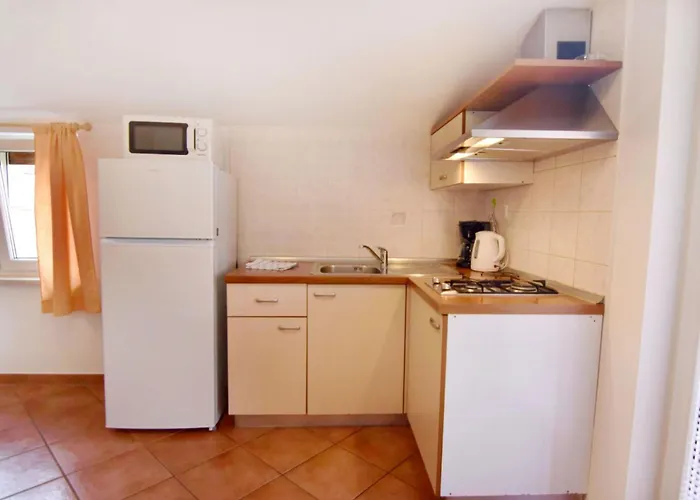 Apartman Alex 2 Kat By Interhome